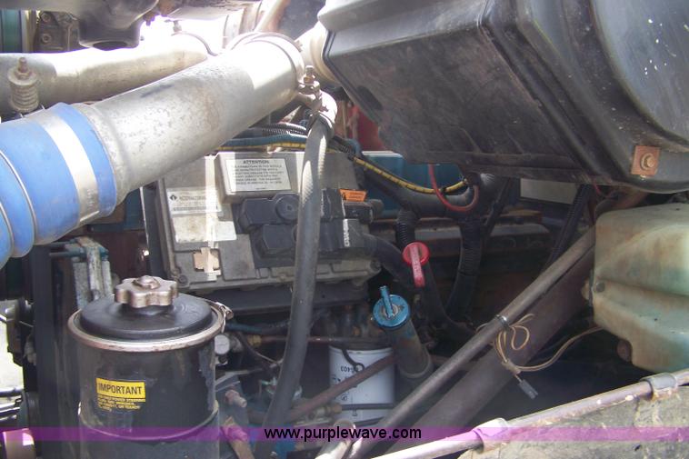 image for item B3533 2000 International F2554 dump truck