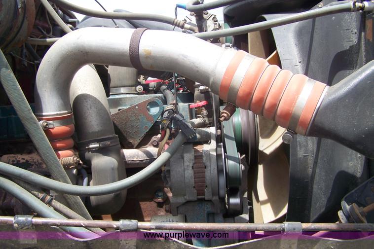 image for item B3533 2000 International F2554 dump truck