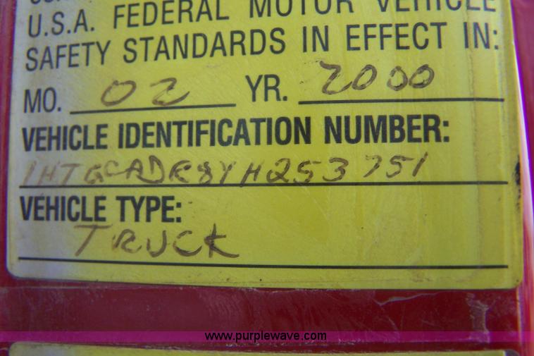 image for item B3533 2000 International F2554 dump truck