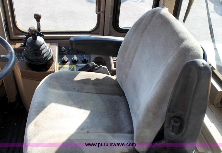 image for item B9757 1993 John Deere 544G wheel loader