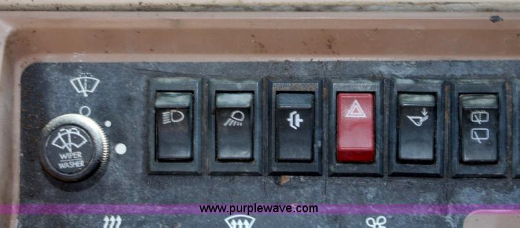 image for item B9757 1993 John Deere 544G wheel loader