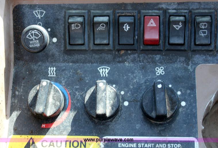 image for item B9757 1993 John Deere 544G wheel loader