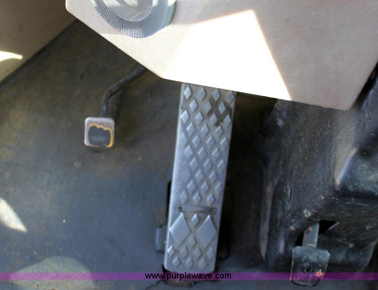 image for item B9757 1993 John Deere 544G wheel loader