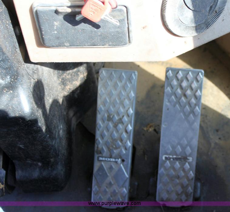 image for item B9757 1993 John Deere 544G wheel loader