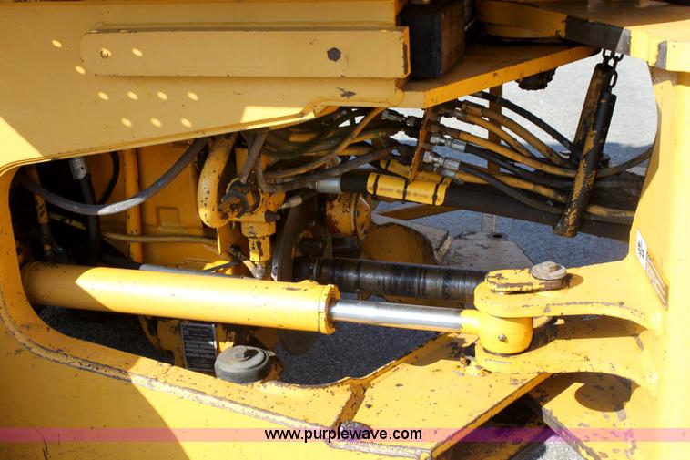 image for item B9757 1993 John Deere 544G wheel loader