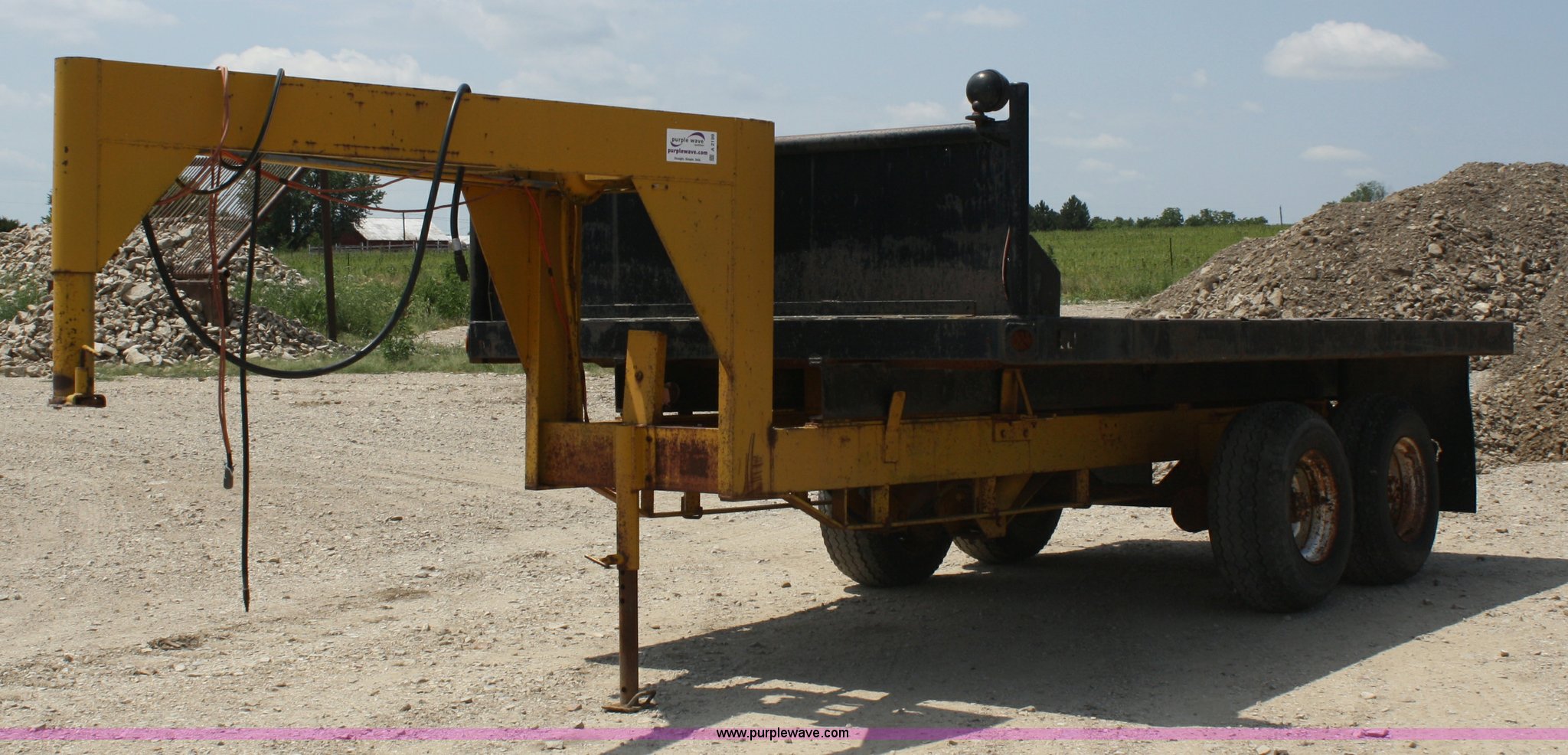1981 homemade goose neck dump trailer in Eskridge, KS Item A2199 sold Purple Wave