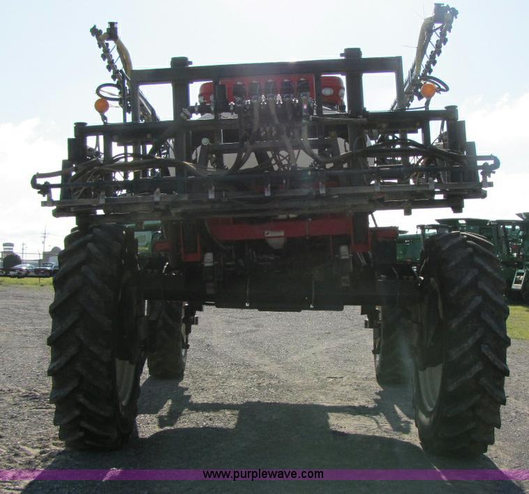 image for item 1341 2008 Apache AS710 self propelled sprayer