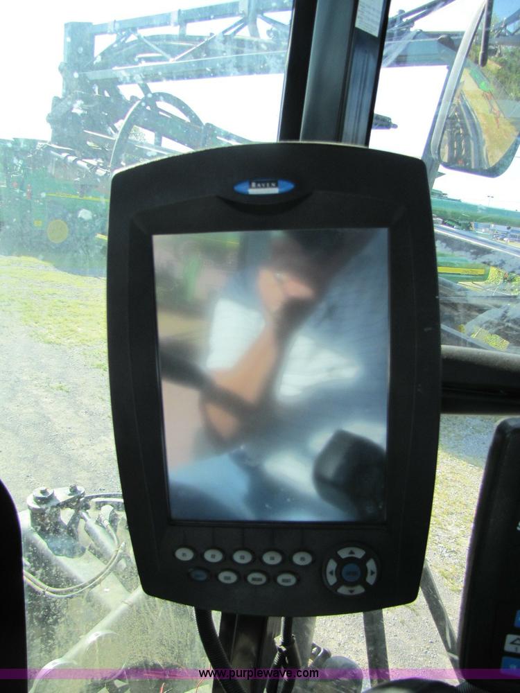 image for item 1341 2008 Apache AS710 self propelled sprayer