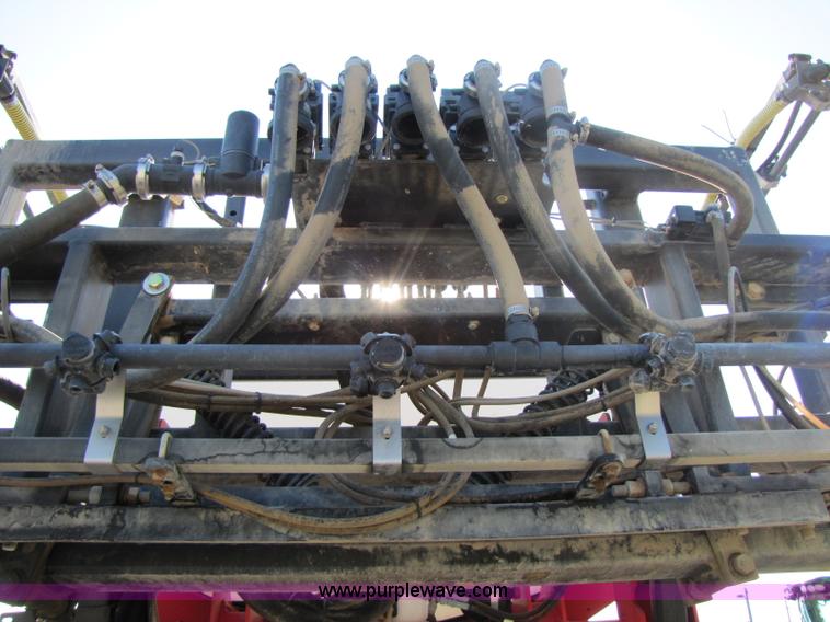 image for item 1341 2008 Apache AS710 self propelled sprayer