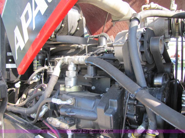 image for item 1341 2008 Apache AS710 self propelled sprayer