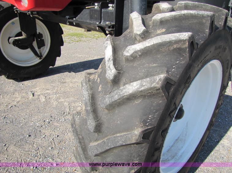 image for item 1341 2008 Apache AS710 self propelled sprayer