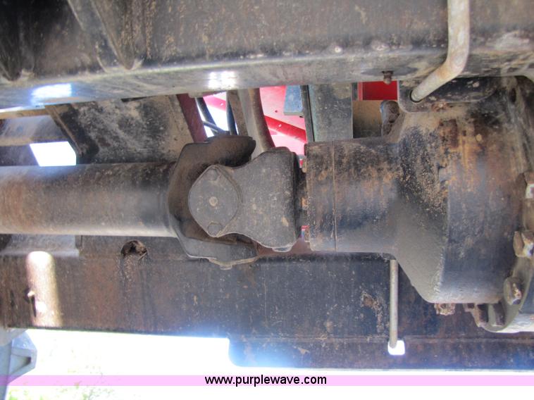 image for item 1341 2008 Apache AS710 self propelled sprayer