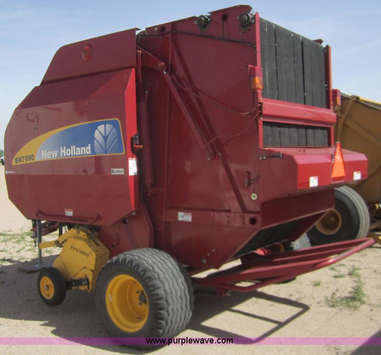 image for item 3084 New Holland BR7090 baler