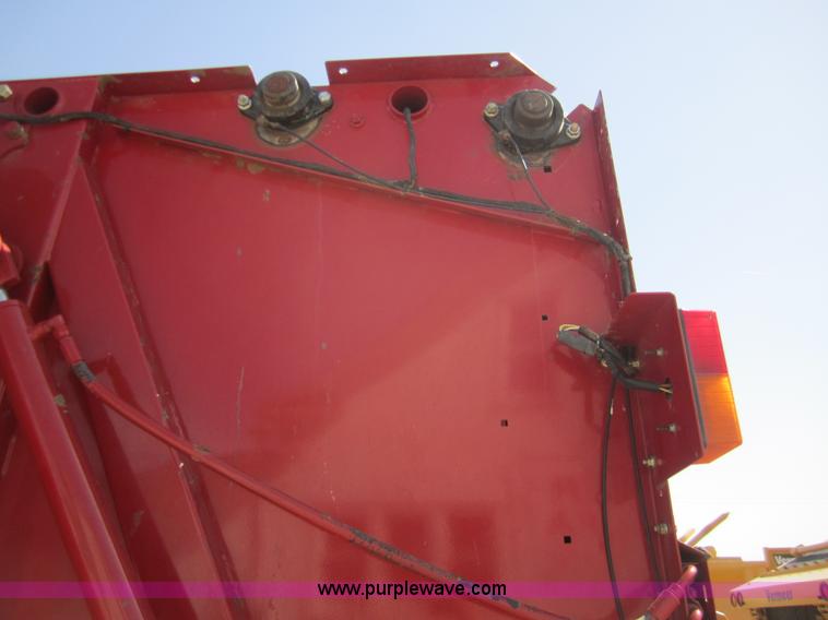 image for item 3084 New Holland BR7090 baler