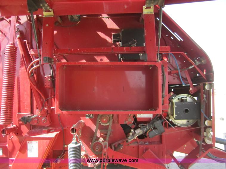 image for item 3084 New Holland BR7090 baler