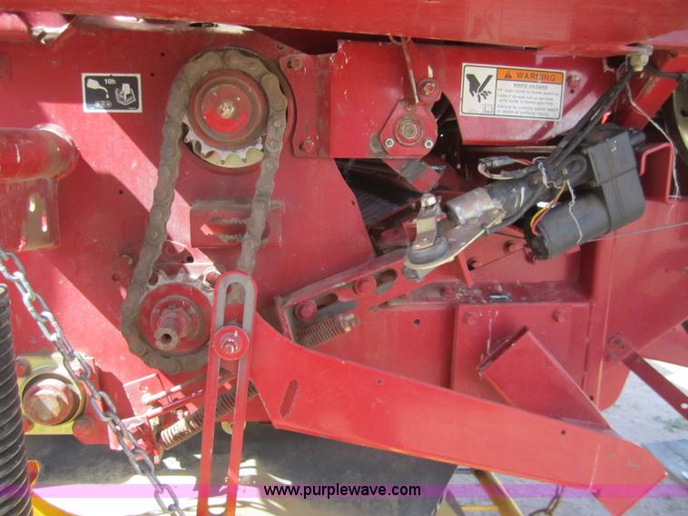 image for item 3084 New Holland BR7090 baler