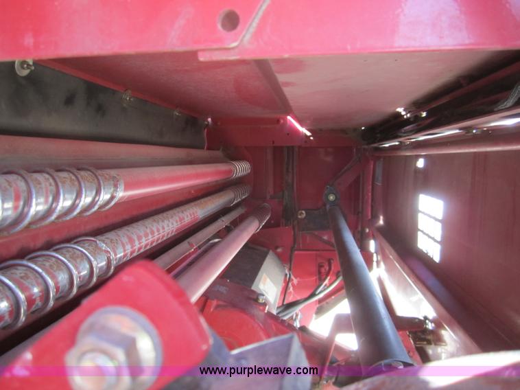 image for item 3084 New Holland BR7090 baler