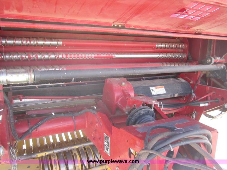 image for item 3084 New Holland BR7090 baler