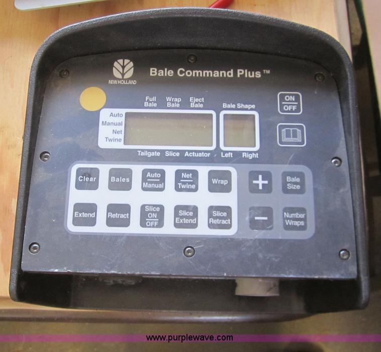 image for item 3084 New Holland BR7090 baler