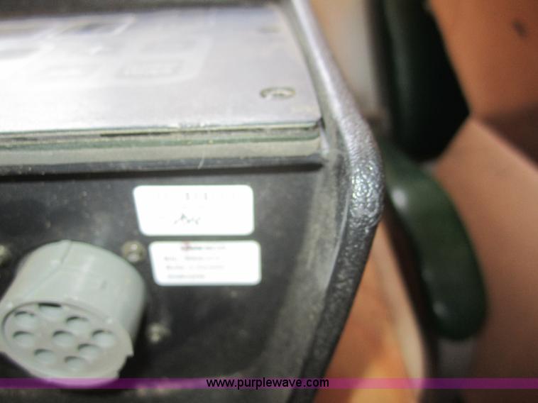 image for item 3084 New Holland BR7090 baler