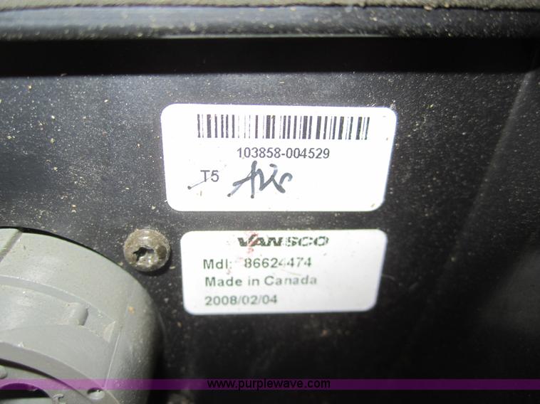 image for item 3084 New Holland BR7090 baler