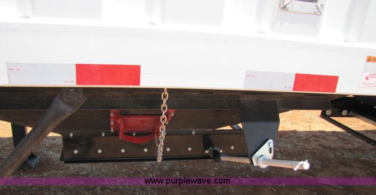 image for item 3441 2011 Travelong 34' dual hopper grain trailer