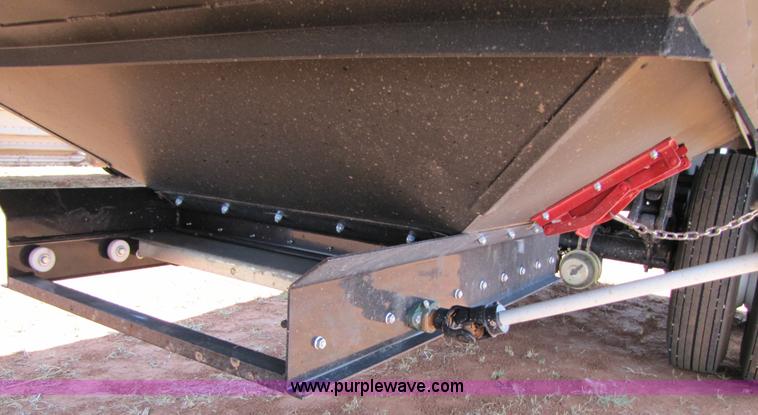 image for item 3441 2011 Travelong 34' dual hopper grain trailer