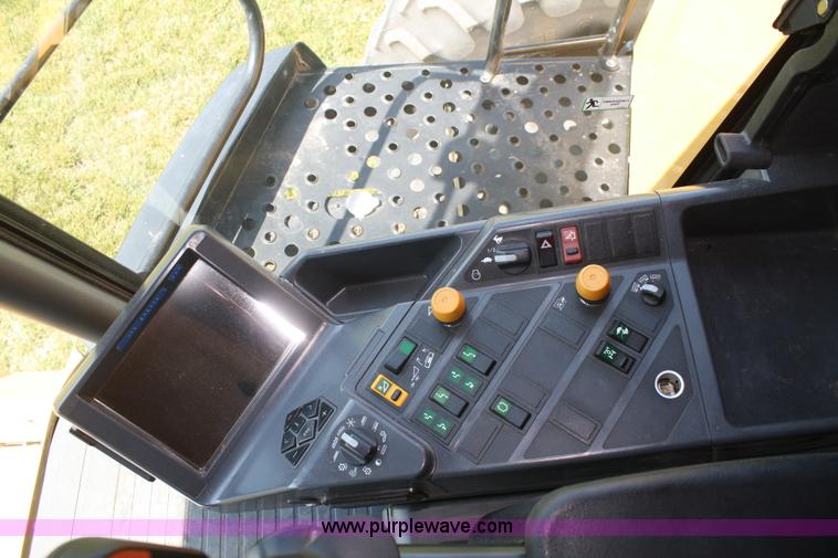 image for item A2167 2006 Lexion 560R RWA combine