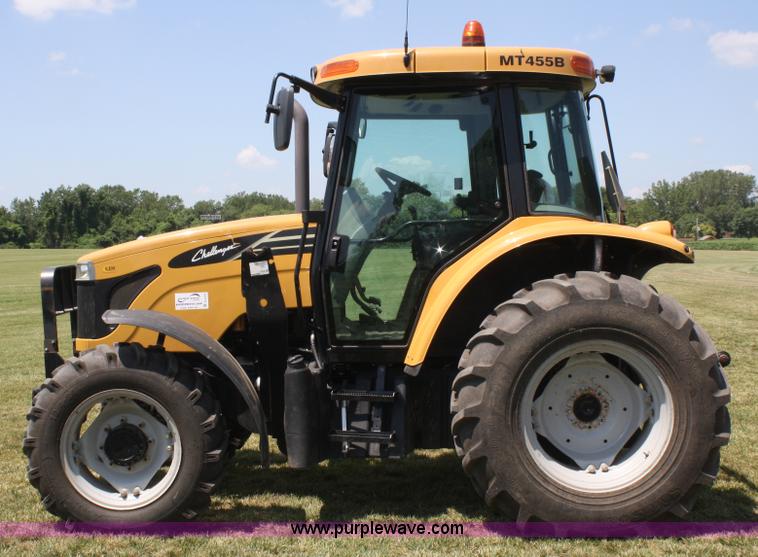 image for item A2175 2009 Challenger MT455B MFWD tractor