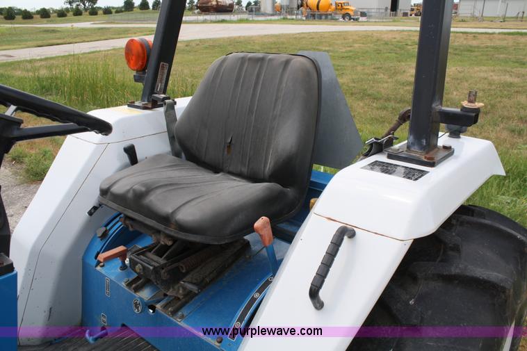 image for item A2214 1991 Ford 1720 MFWD tractor