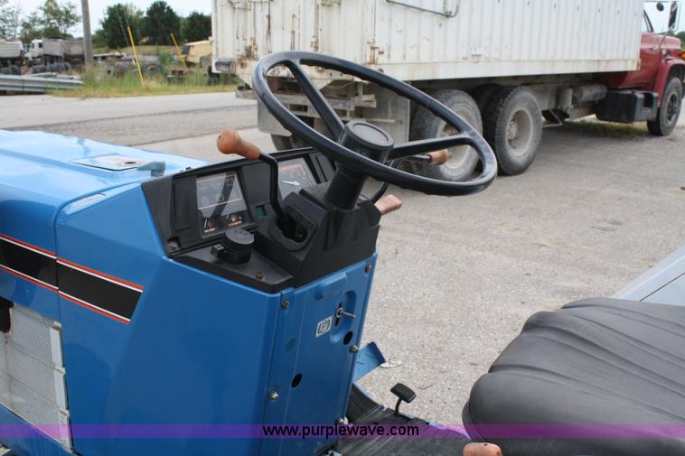 image for item A2214 1991 Ford 1720 MFWD tractor