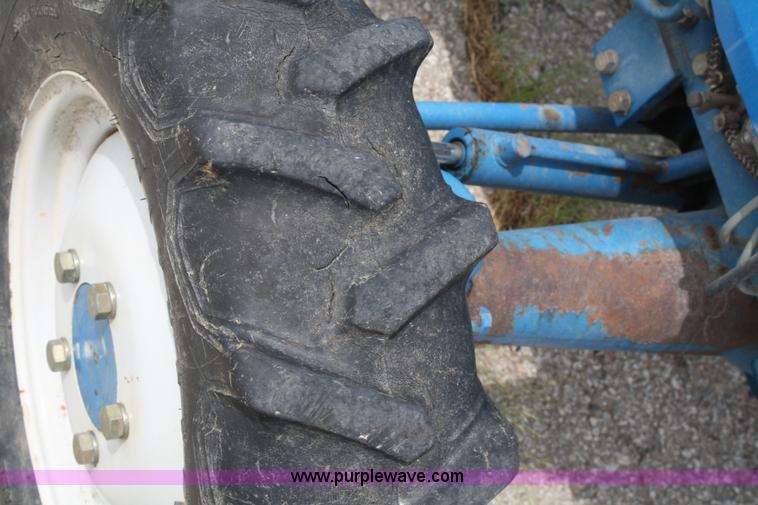 image for item A2214 1991 Ford 1720 MFWD tractor