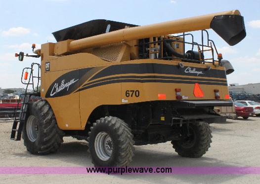 image for item A3595 2005 Challenger 670 corn/soybean combine