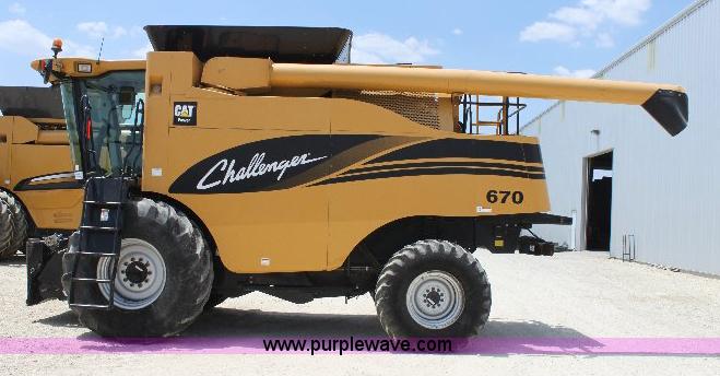 image for item A3595 2005 Challenger 670 corn/soybean combine