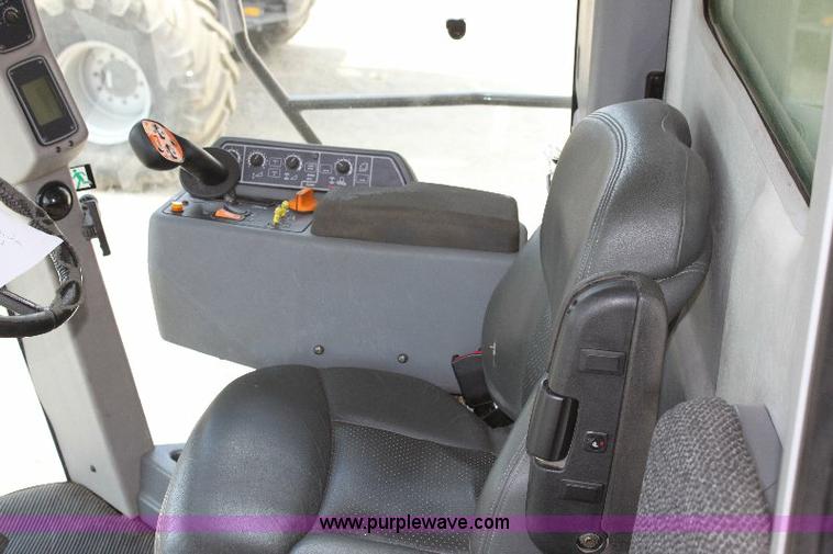 image for item A3595 2005 Challenger 670 corn/soybean combine