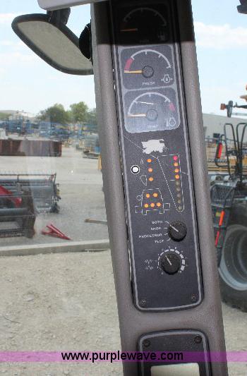 image for item A3595 2005 Challenger 670 corn/soybean combine