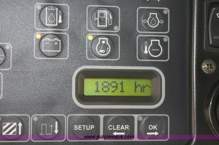 image for item A3595 2005 Challenger 670 corn/soybean combine