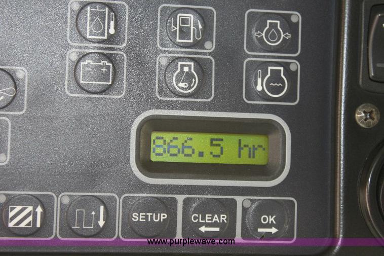 image for item A3595 2005 Challenger 670 corn/soybean combine