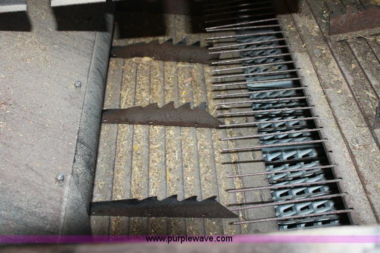 image for item A3595 2005 Challenger 670 corn/soybean combine