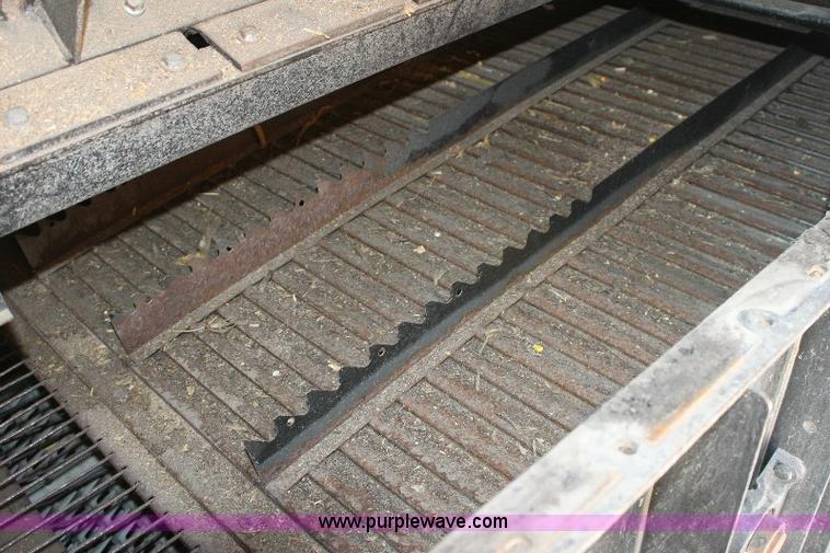 image for item A3595 2005 Challenger 670 corn/soybean combine