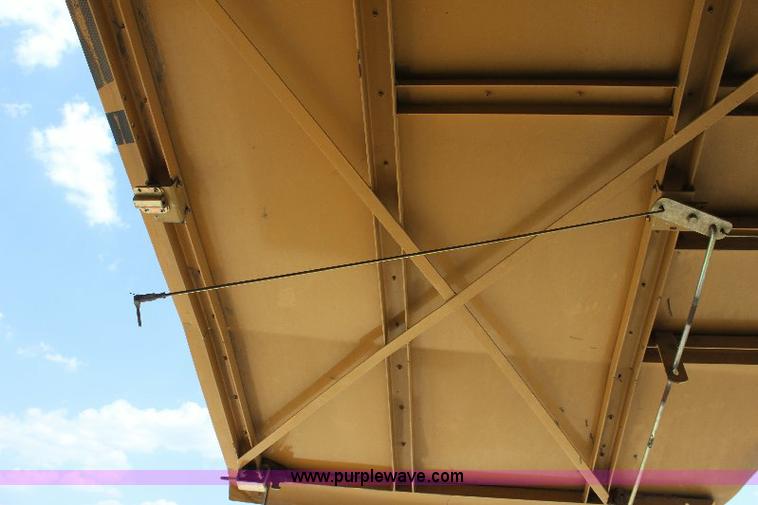 image for item A3595 2005 Challenger 670 corn/soybean combine