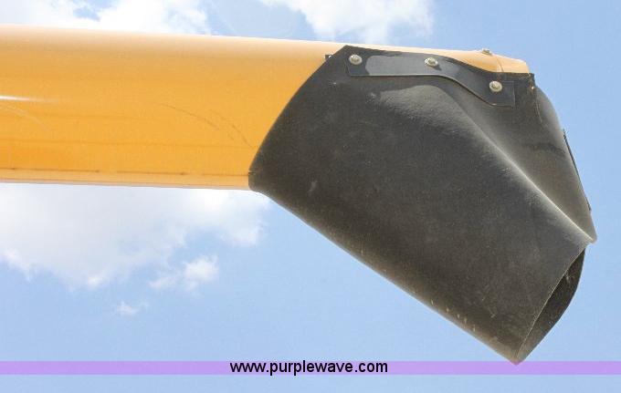 image for item A3595 2005 Challenger 670 corn/soybean combine