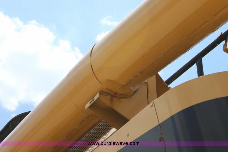 image for item A3595 2005 Challenger 670 corn/soybean combine