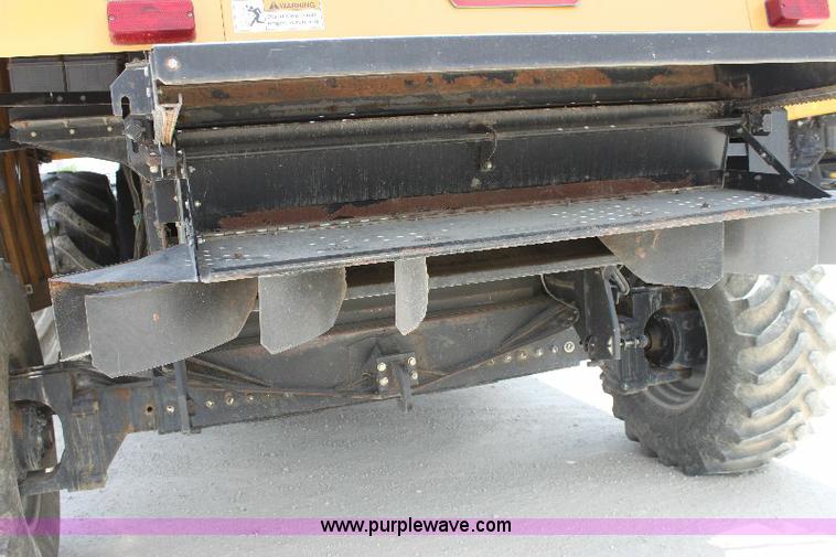 image for item A3595 2005 Challenger 670 corn/soybean combine