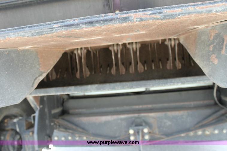 image for item A3595 2005 Challenger 670 corn/soybean combine