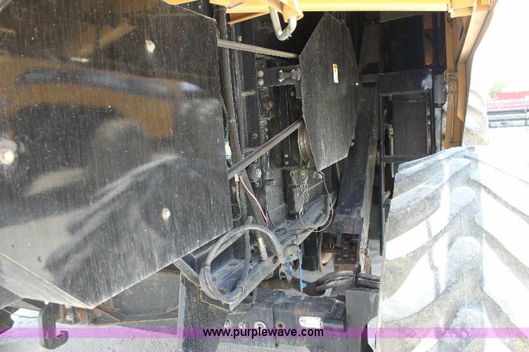 image for item A3595 2005 Challenger 670 corn/soybean combine