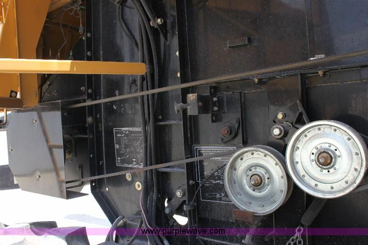 image for item A3595 2005 Challenger 670 corn/soybean combine