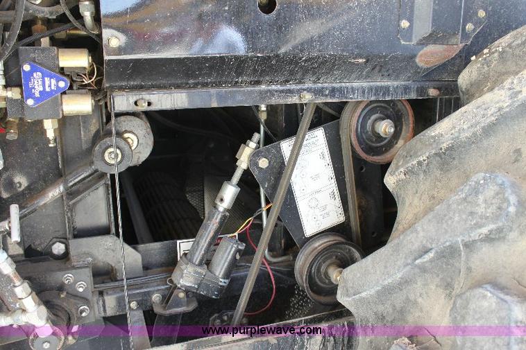 image for item A3595 2005 Challenger 670 corn/soybean combine