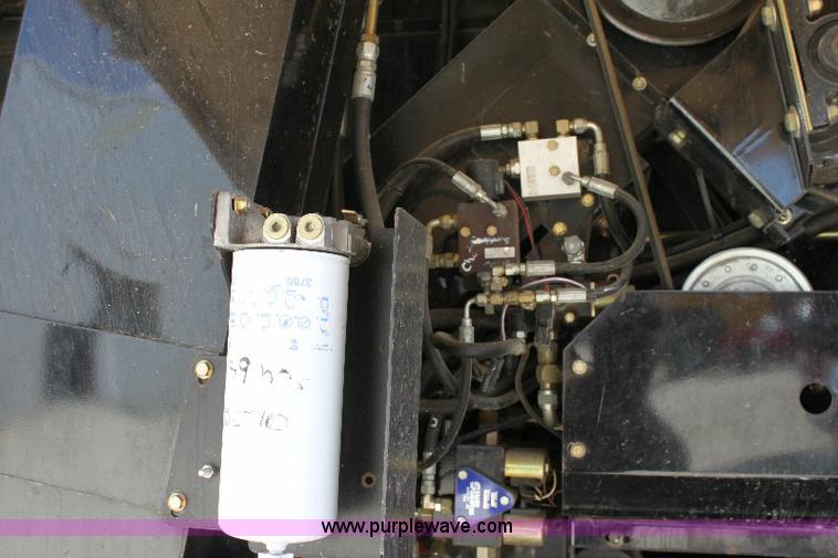 image for item A3595 2005 Challenger 670 corn/soybean combine