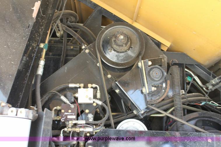 image for item A3595 2005 Challenger 670 corn/soybean combine